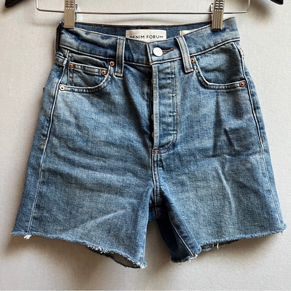 Denim Forum Aritzia 90s Arlo thigh hi rise mid thigh denim shorts Sz 23 - Picture 1 of 8